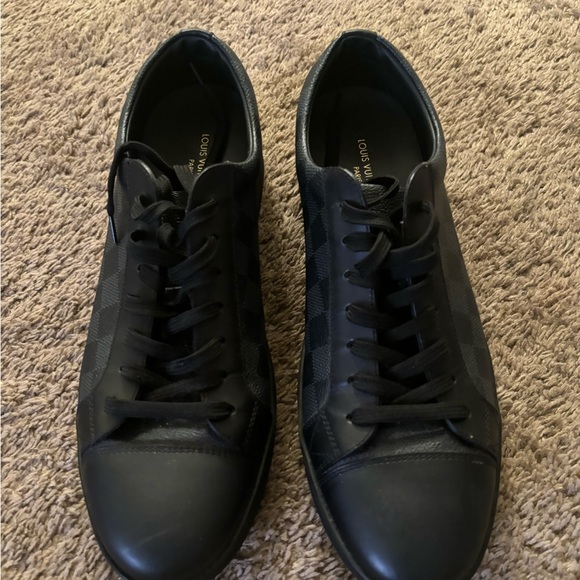 Louis Vuitton low top shoes mint condition!! - Picture 2 of 5